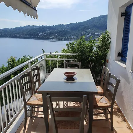 Byron * Skiathos Town