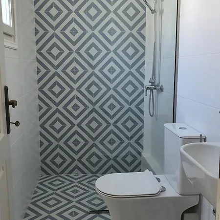 Byron Villa İskados