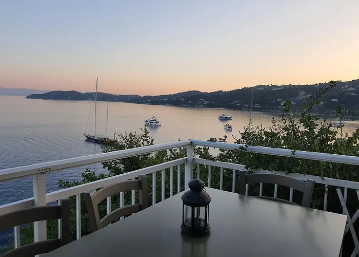 Byron * Skiathos stad