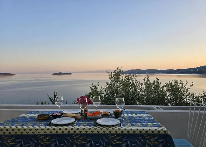 Byron * Skiathos stad